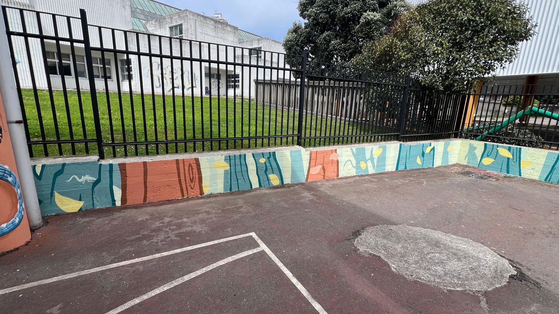 Mural de CEIP Plurilingüe La Normal (A Coruña)