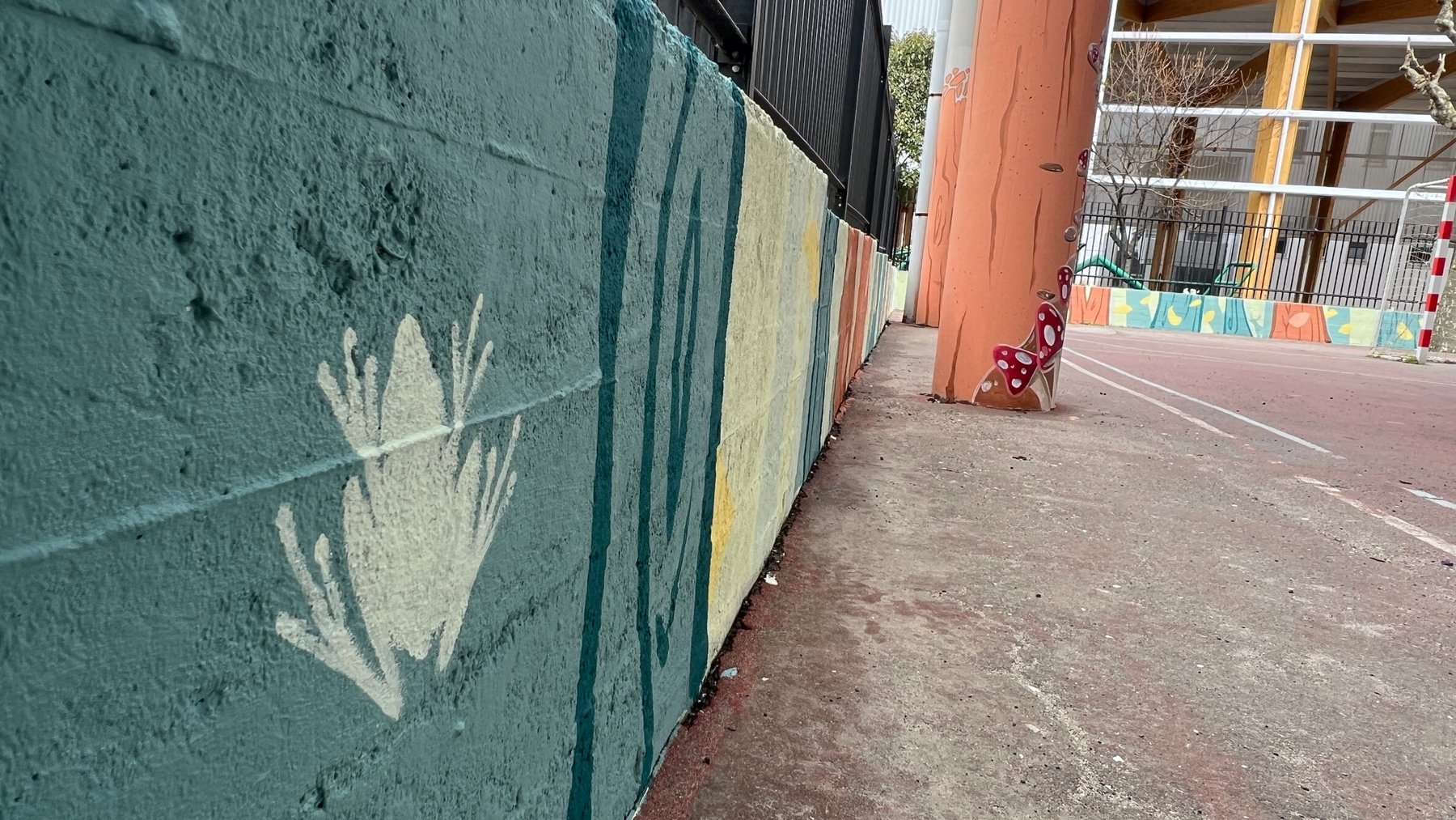 Mural de CEIP Plurilingüe La Normal (A Coruña)